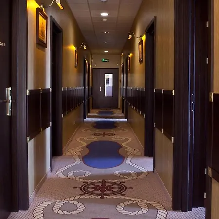 Shuma Hotel 3*